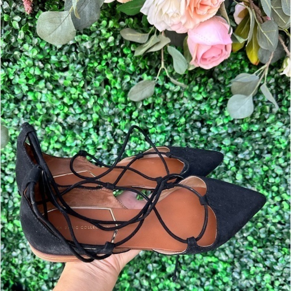Zara Black strappy flat sandals size 36